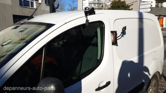 Ouverture portière bloquée sans clé: voiture et utilitaire